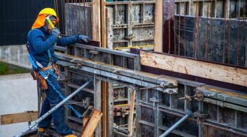 Jak vybrat odpovídající stavební firmu