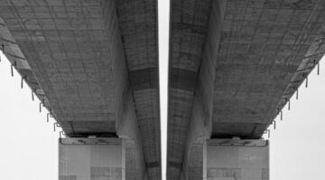 Jak postavit zahradní pergolu krok za krokem