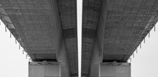 Jak postavit zahradní pergolu krok za krokem